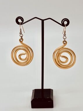 Erwin Pearl Swirl Matte Gold Drop Earrings